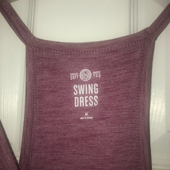 Razorback dress - Picture 3 of 3